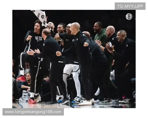 火箭队与篮网激战正酣NBA赛场精彩对决引发球迷热议