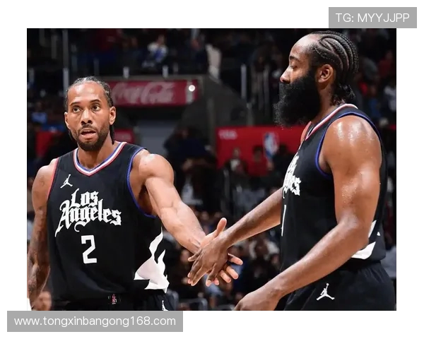 火箭与快船季后赛第四场激战回顾球迷热情高涨精彩瞬间不容错过 火箭与快船季后赛第四场激战回顾球迷热情高涨精彩瞬间不容错过