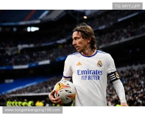 莫德里奇:足球场上的艺术家与传奇中场的辉煌人生 莫德里奇:足球场上的艺术家与传奇中场的辉煌人生