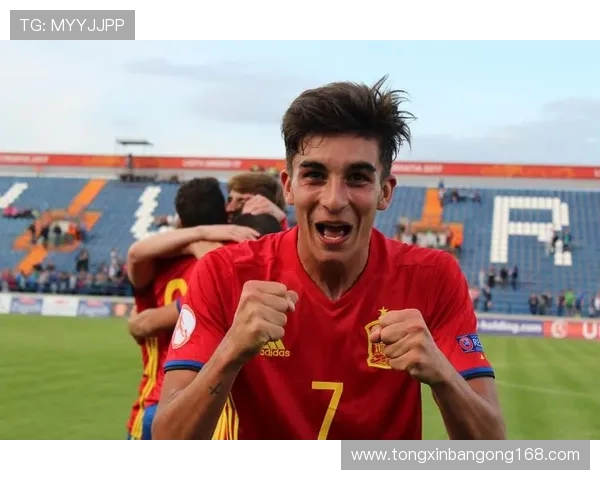 费兰托雷斯的足球之路：从青训新星到国际赛场的闪耀之星